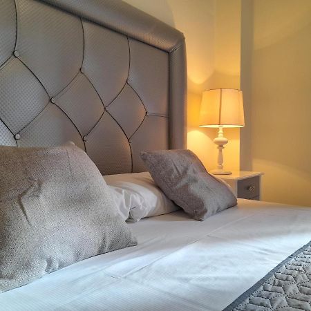 Apartamento Espacioso Muy Tranquilo Con Piscinas Y Jardines Cercano A La Playa Estepona Exteriör bild